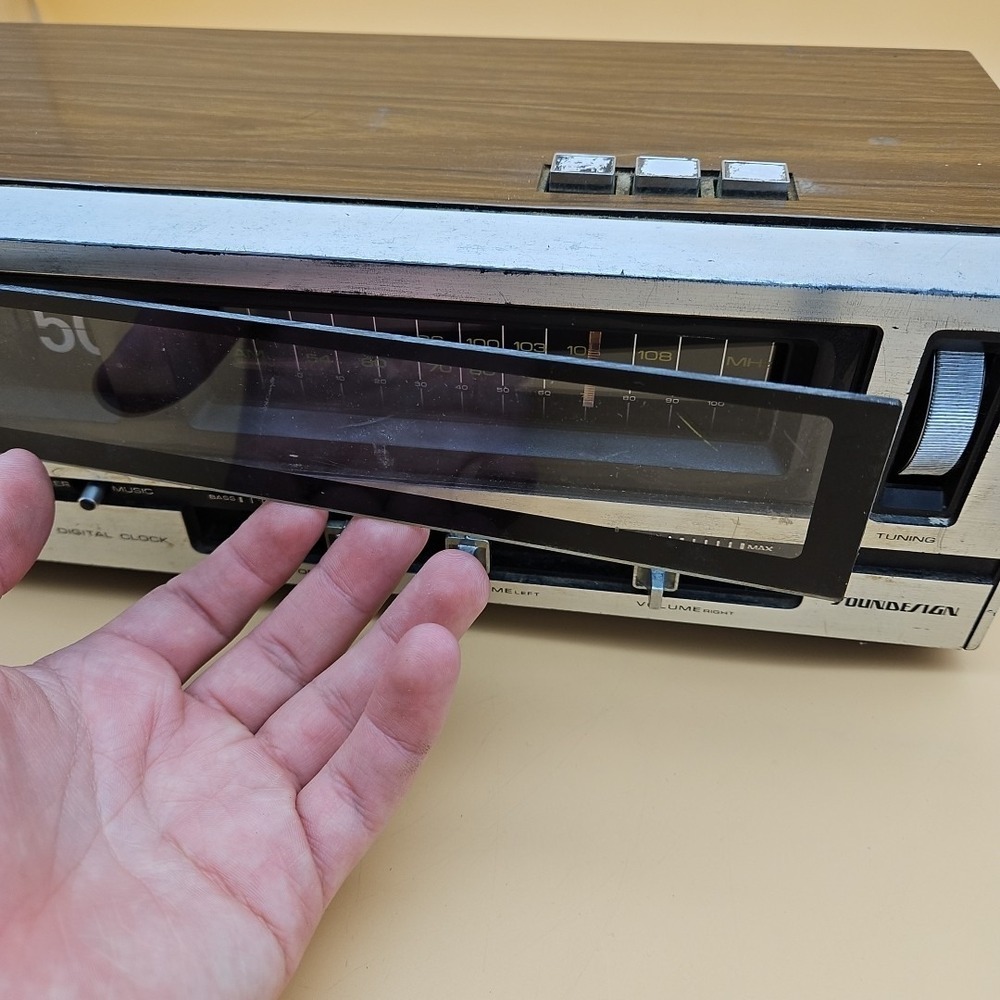 Vintage Flip Clock Radio Sound Design Model 3933 AS IS FOR PARTS - Picture 4 of 8